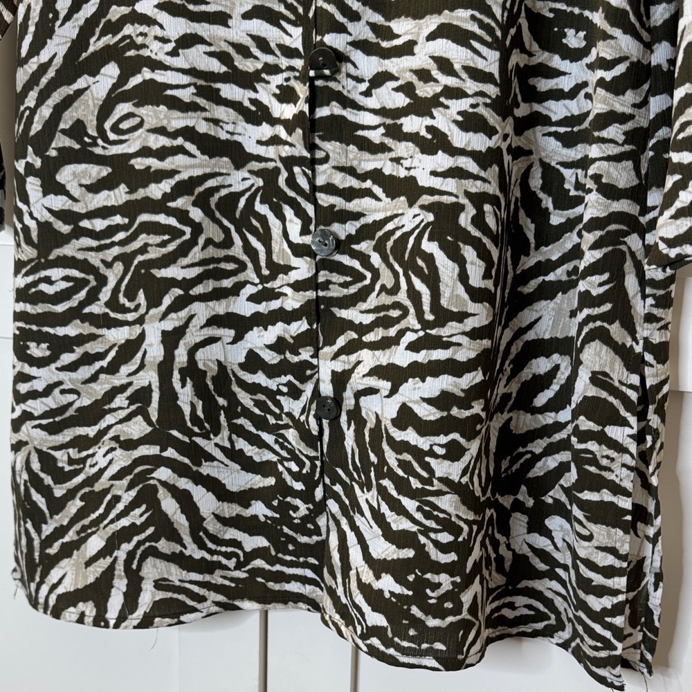 Karen Scott Zebra Print Women's Top Button Front size Medium - Picture 7 of 12